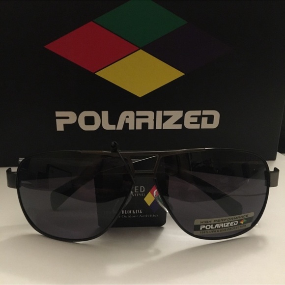 POLARIZED Unisex Chrome/Black Aviators - Picture 1 of 7